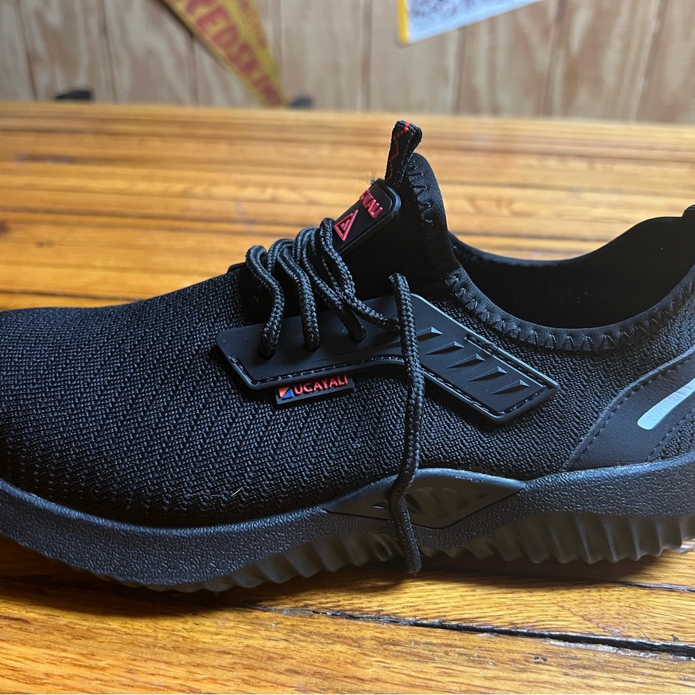 New steel toe.. memory foam could also be used as a women’s shoe
